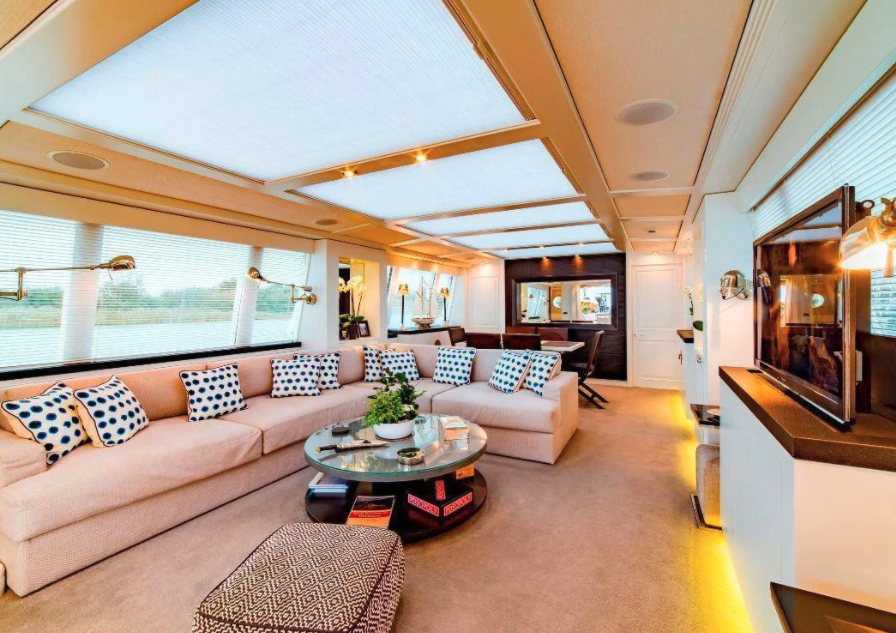 5-bedroom houseboat in Chelsea