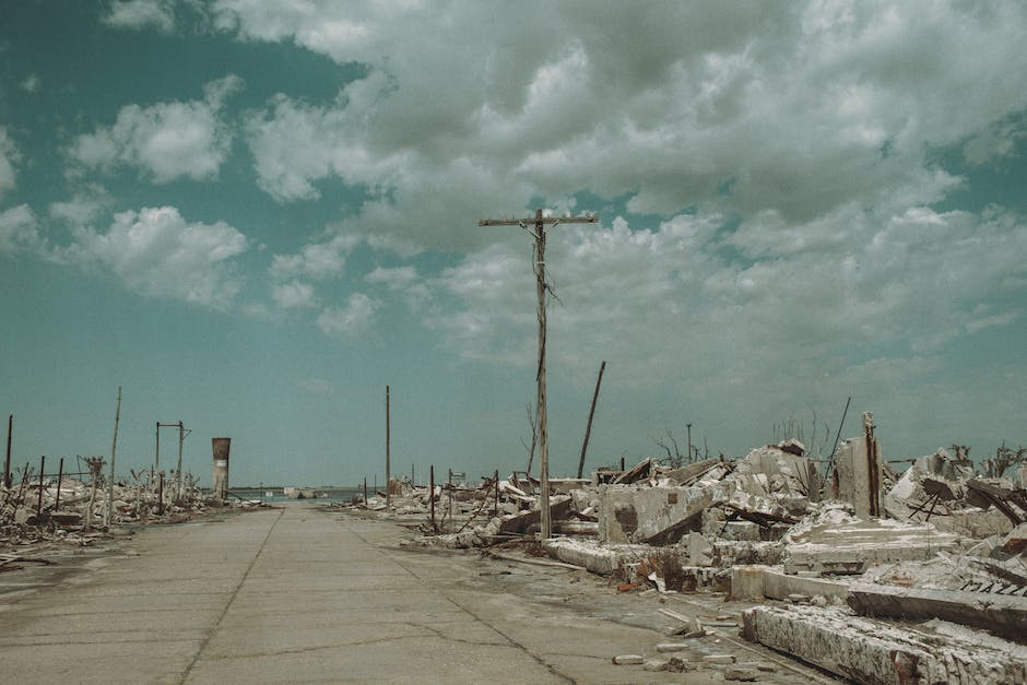 Abandoned buildings in US ghost towns