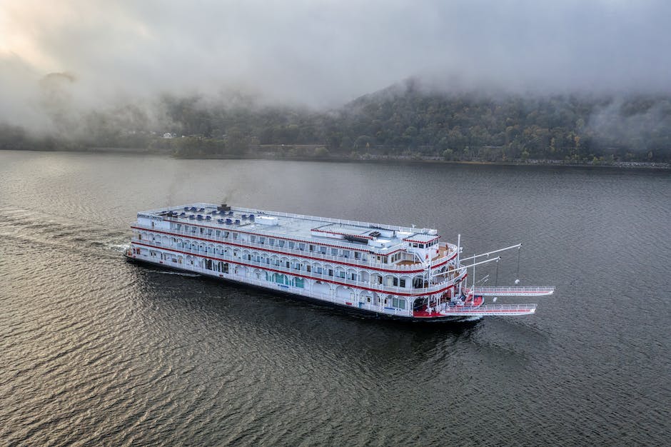 American Queen Steamboat Company Mississippi River cruise