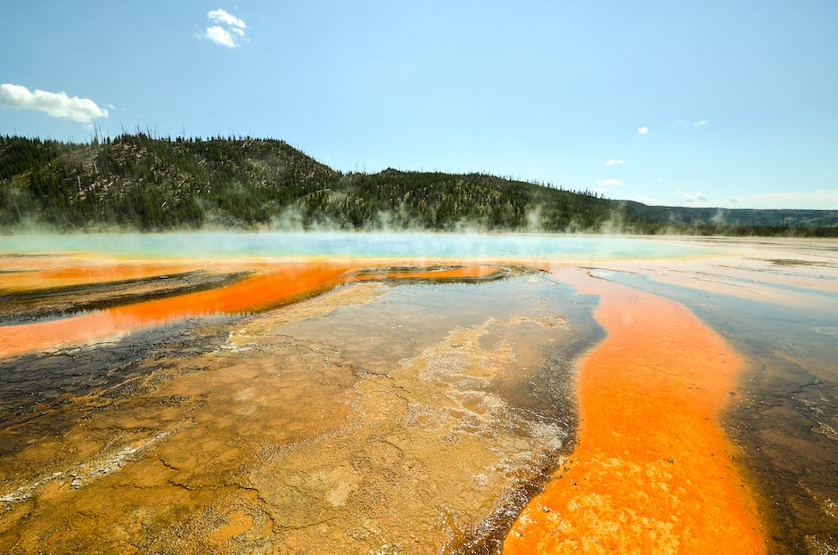 Yellowstone National Park hot springs