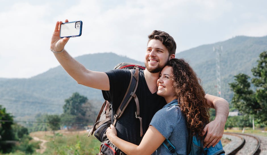 traveler using eco-friendly products